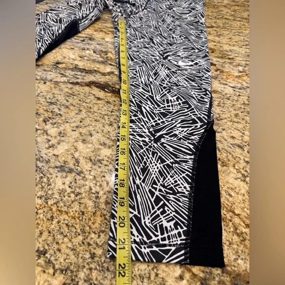 Nike Pro Dri Fit Women’s Leggings Abstract Print Size M - Picture 12 of 13
